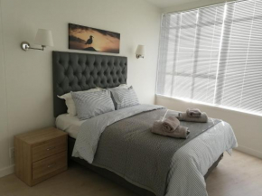 Disa Park 14th Floor Apartment with City Views